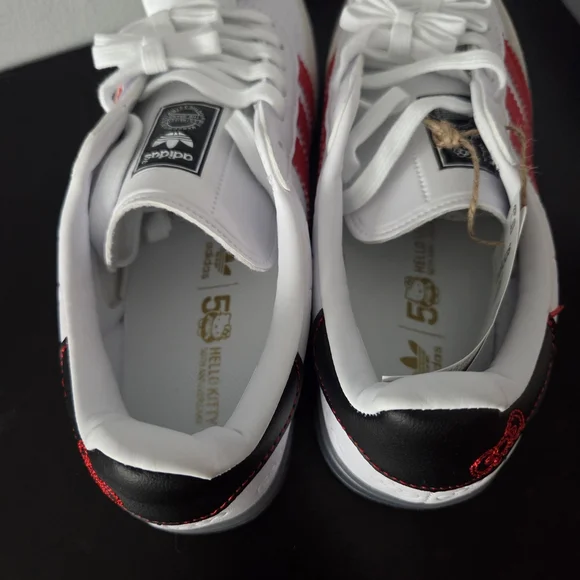 Adidas Hello Kitty 50th Anniversary Gazelle - Picture 8 of 10